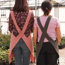 Cross-Back Garden Apron>Heirloom Roses Best